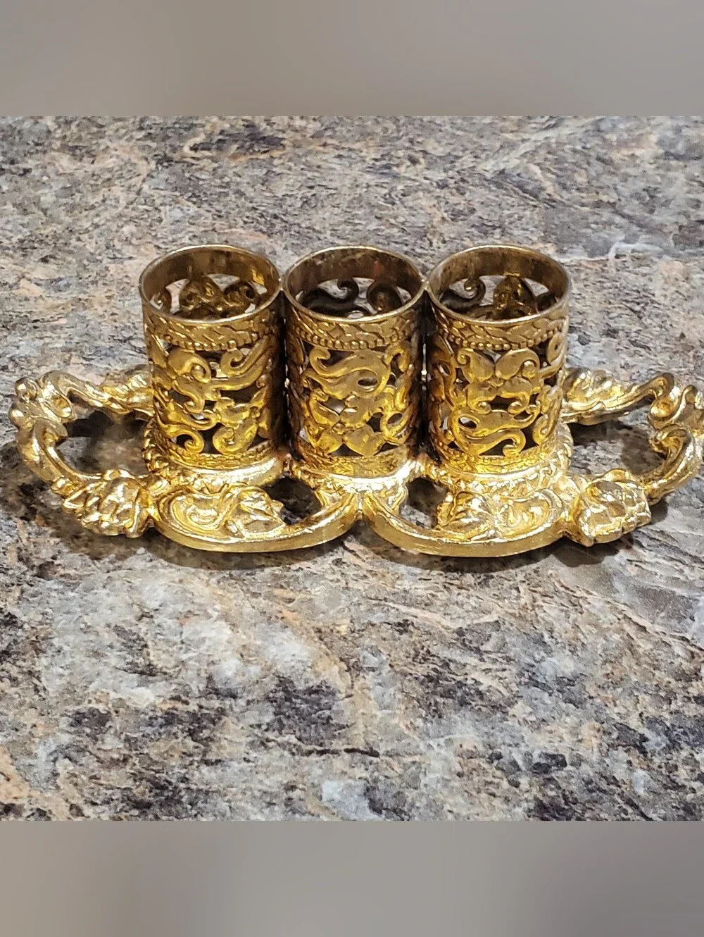 VINTAGE FILIGREE MATSON STYLBUILT GOLD TONE LIPSTICK HOLDER. HOLDS 3. Glam